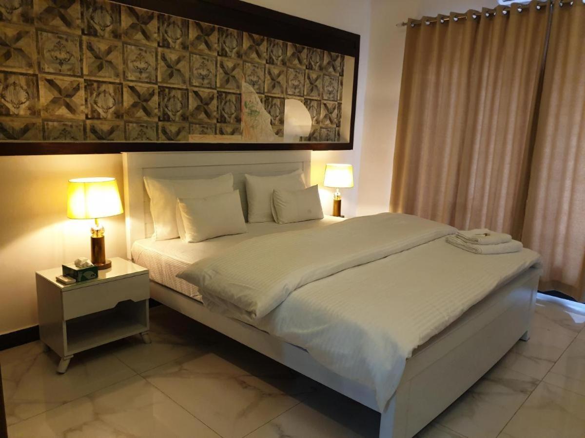 B&B Mumtaz City 이슬라마바드 외부 사진