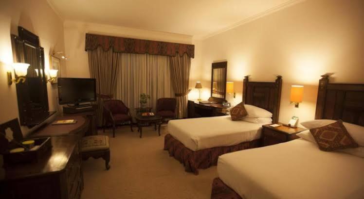 B&B Mumtaz City 이슬라마바드 외부 사진